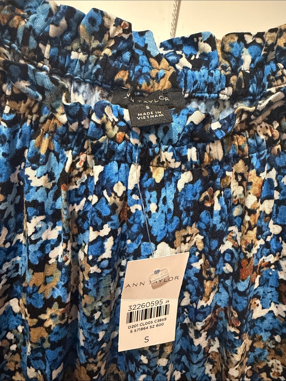 NWT - Ann Taylor Blue Floral Long-Sleeve Smocked Neck Blouse - Size Small - Picture 4 of 6